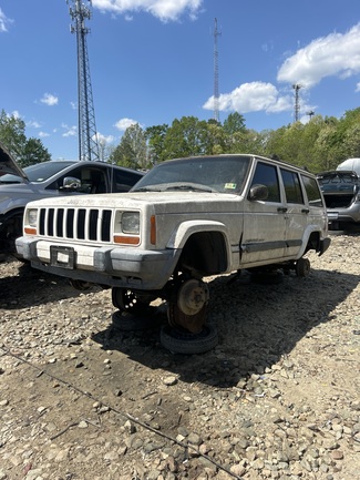 2000 JEEP Cherokee Yard Vehicle