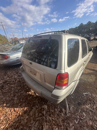 2005 FORD Escape Yard Vehicle
